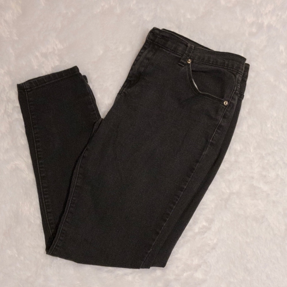 Forever 21 Black skinny jeans